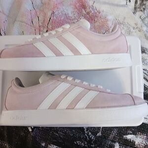 WM SZ 8.5 ADIDAS